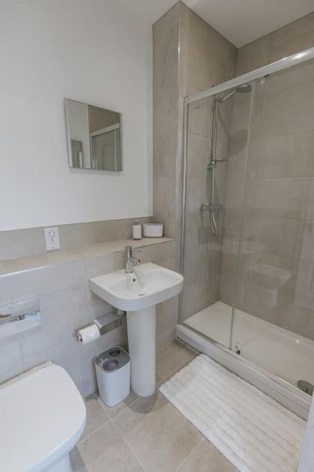 Bobbin Row - Grade 2 Listed Property With A Beautiful Design With Access To Leeds Leeds  Exterior photo