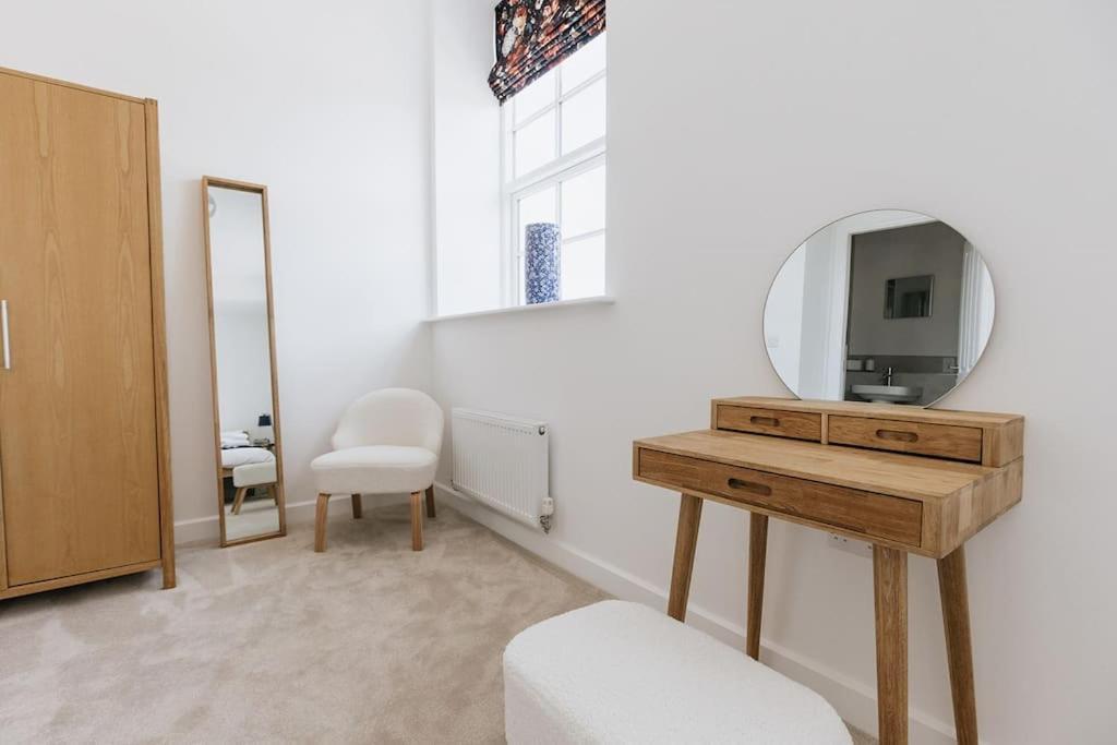 Bobbin Row - Grade 2 Listed Property With A Beautiful Design With Access To Leeds Leeds  Exterior photo